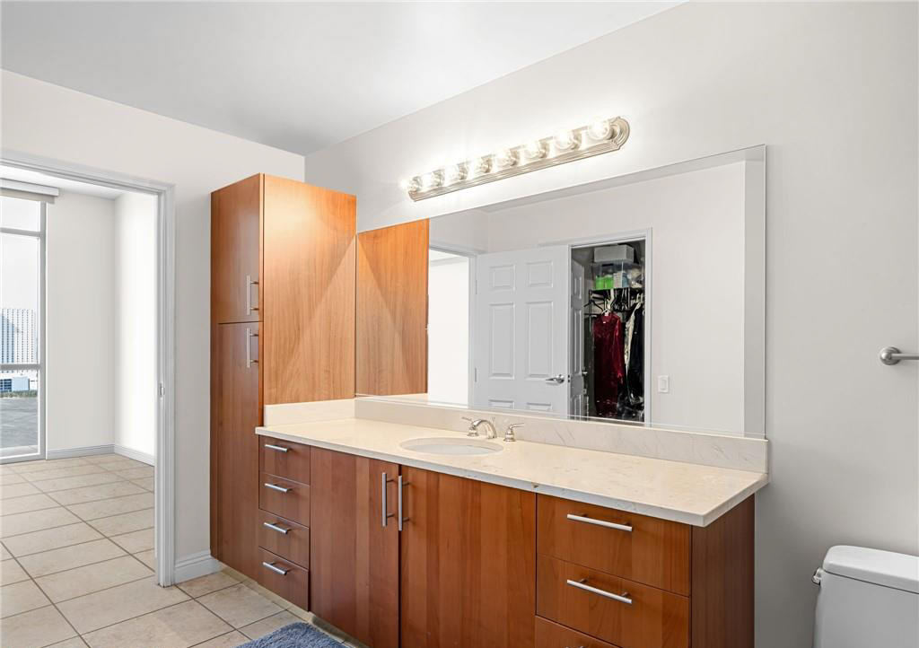 Clean, updated bathroom